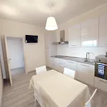 La Casa Di Giuly, Vista Mare, Parcheggio Privato. Lejlighed Pietra Ligure