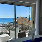 La Casa Di Giuly, Vista Mare, Parcheggio Privato. Lejlighed Pietra Ligure