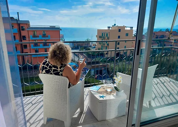 La Casa Di Giuly, Vista Mare, Parcheggio Privato. * Pietra Ligure